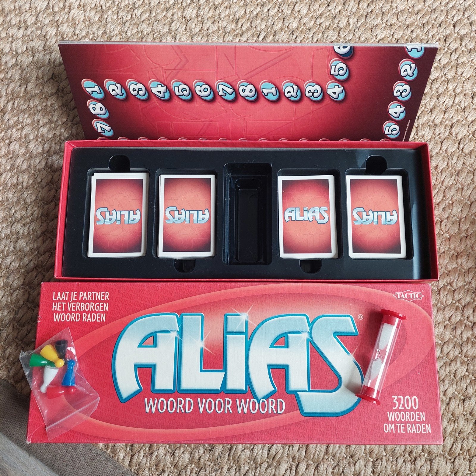 Alias, Vijf spelers of meer, Ophalen of Verzenden, Zo goed als nieuw