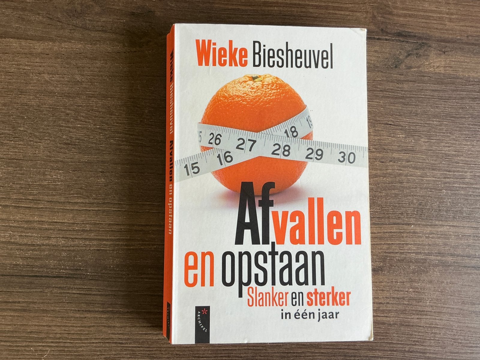 Wieke biesheuvel - Afvallen en opstaan (KWF), Ophalen of Verzenden, Gebruikt, Overige typen