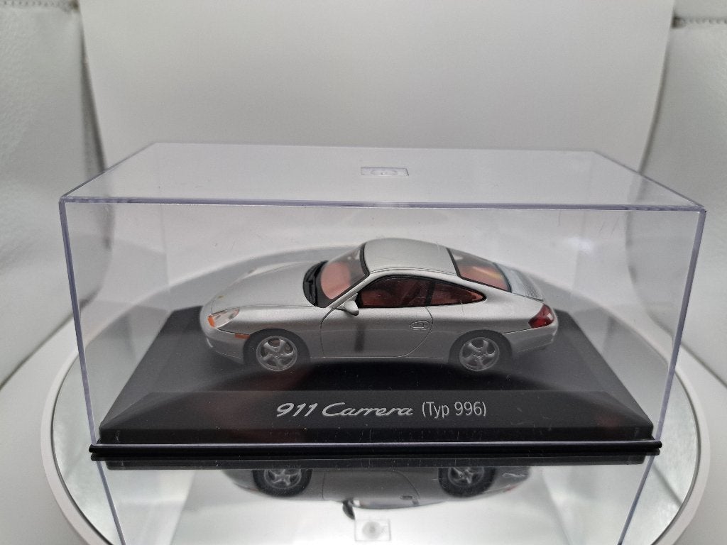 Minichamps Porsche 911 Carrera Typ 996 History Collection, Ophalen of Verzenden, Gebruikt, Auto, MiniChamps