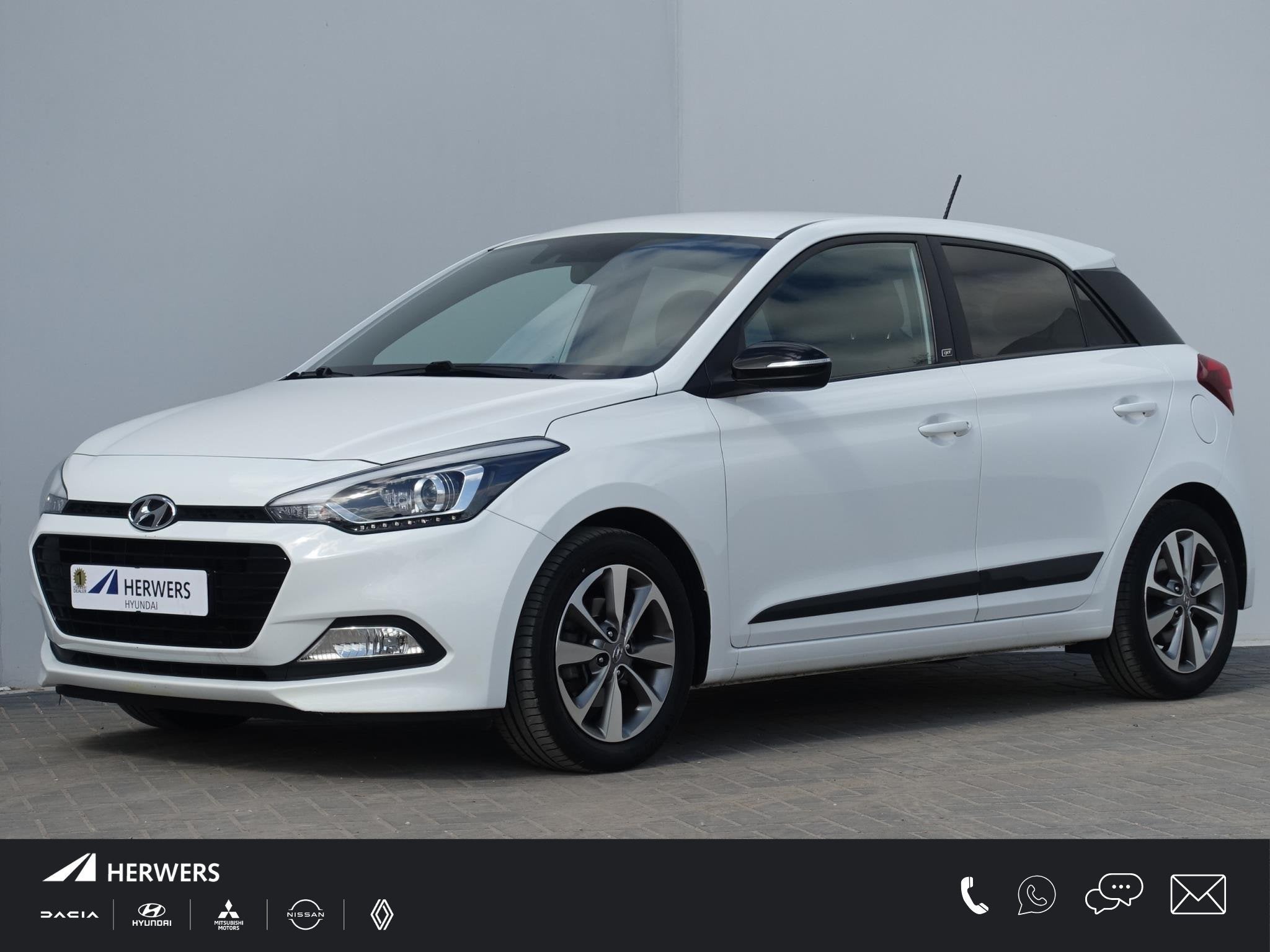 Hyundai i20 1.0 T-GDI Essence / Trehkaak / Navigatie / Apple