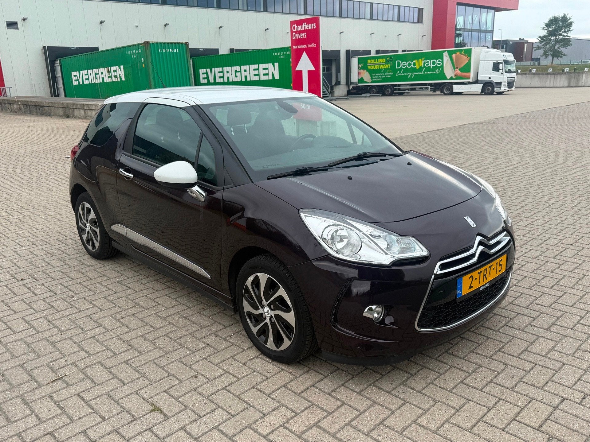 Citroen DS3 1.6 e-HDi So Chic 227.000 NAP CLIMA NAVIGATIE PA, Auto's, Voorwielaandrijving, Euro 5, Gebruikt, 750 kg