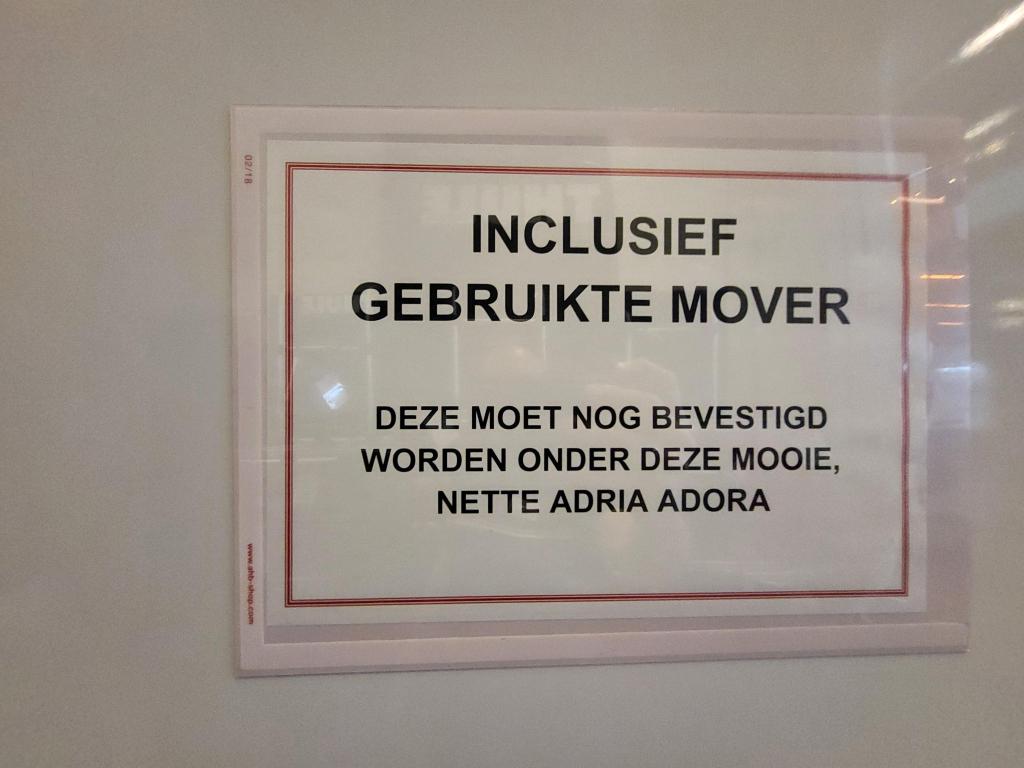 Adria Adora 522 UP; netjes, mover, luifel Unico Verona, Caravans en Kamperen, Caravans, Rondzit, Bedrijf, 1250 - 1500 kg, Tot en met 4