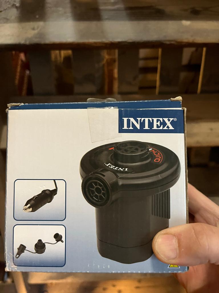 Intex 12V elektrische pomp voor auto/camper, Ophalen, Zo goed als nieuw