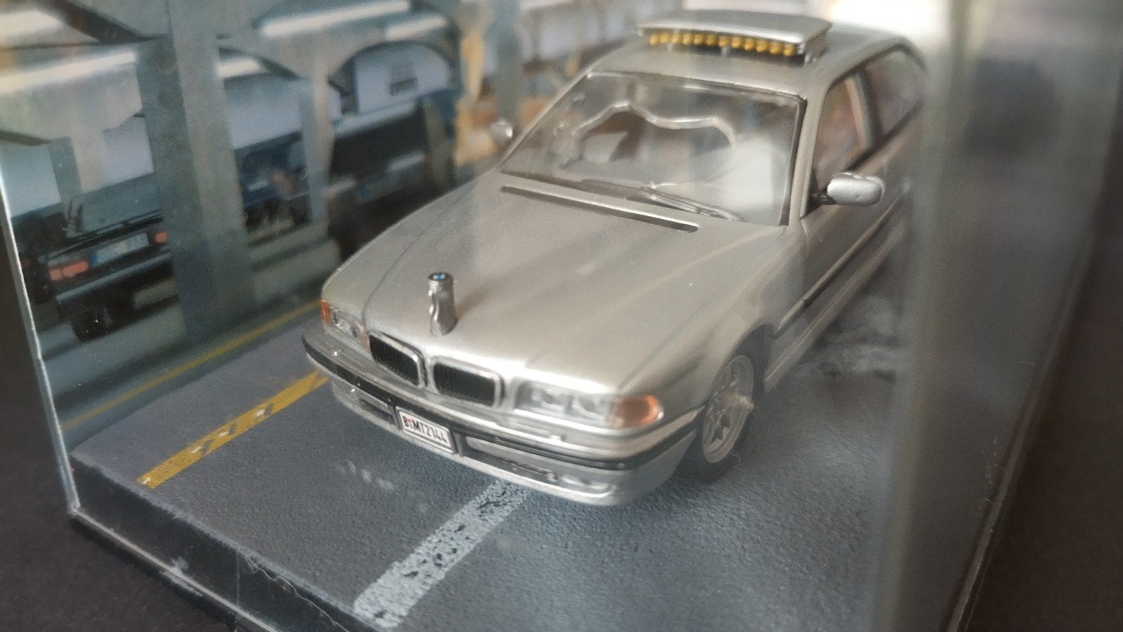 BMW 750 Il 1;43 James Bond 007 tomorrow never dies Pol, Auto, Verzenden, Mm, Nieuw