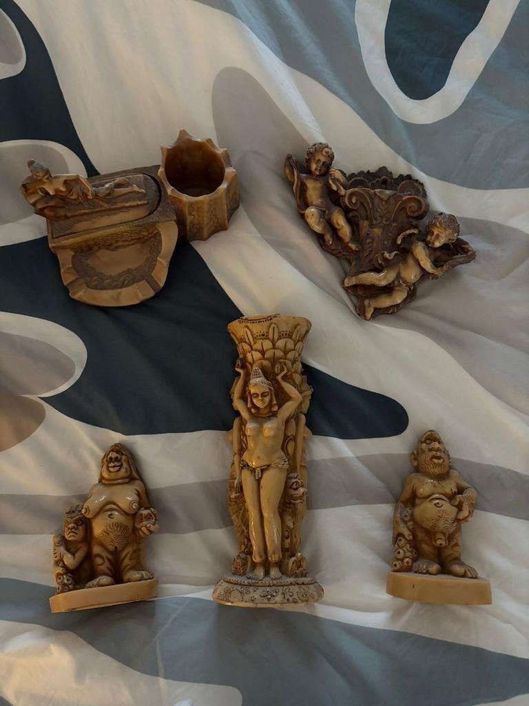 Ivoren beeldjes, Ophalen of Verzenden