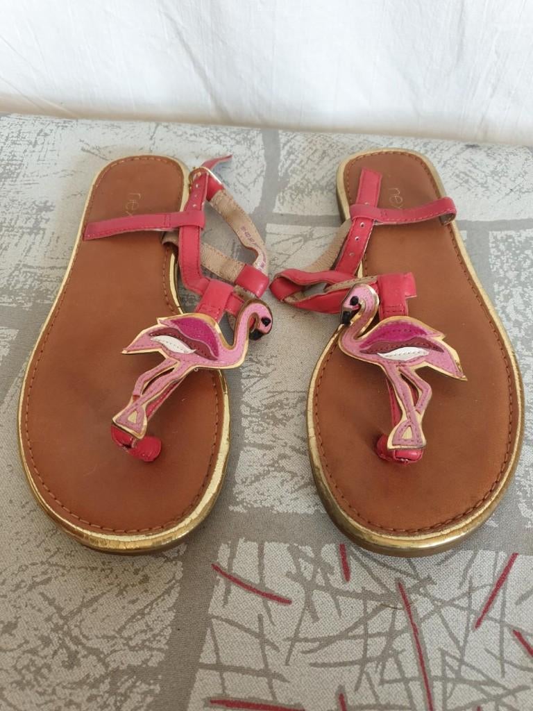 Gave sandalen met flamingo. Mt 35,5. Merk Next, ., Zo goed als nieuw, ., Roze