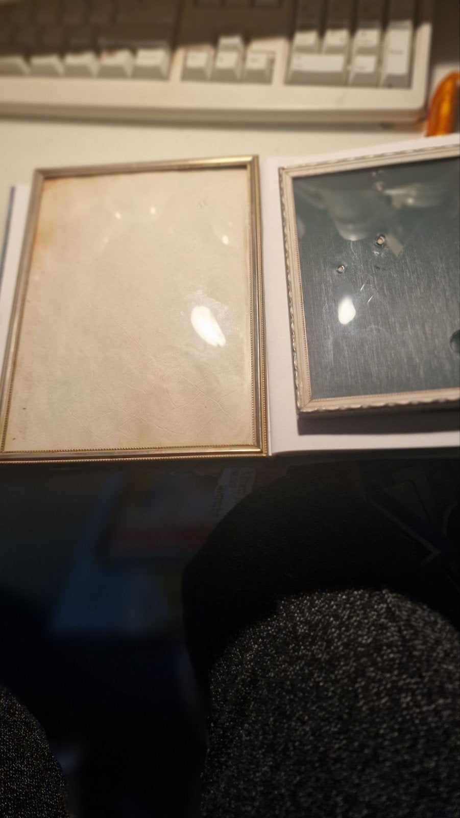 2 vintage fotolijstjes met bol glas, Ophalen of Verzenden