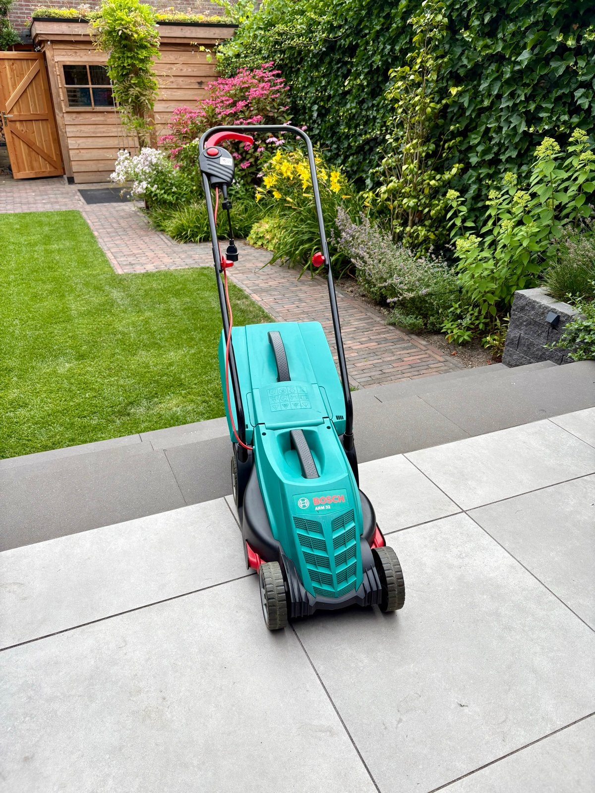 Bosch ARM 32 elektrische grasmaaier - Compact en krachtig, Tuin en Terras, Ophalen, Cirkelmaaier, Gebruikt, Elektrische grasmaaier