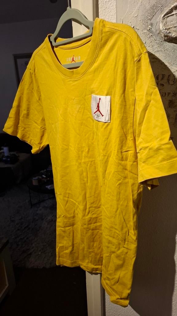 Jordan Flight T-shirt Geel Maat M, Kleding | Heren, T-shirts, Maat 48/50 (M), Geel, Ophalen of Verzenden, Gedragen