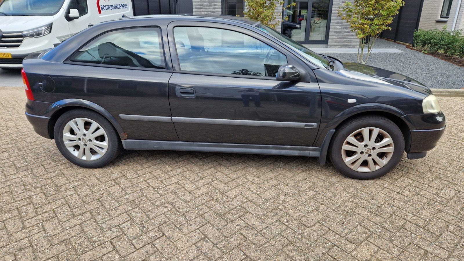 Opel Astra 1.6 I 16V 2000 Zwart, Auto's, Voorwielaandrijving, Zwart, 4 cilinders, 100 pk