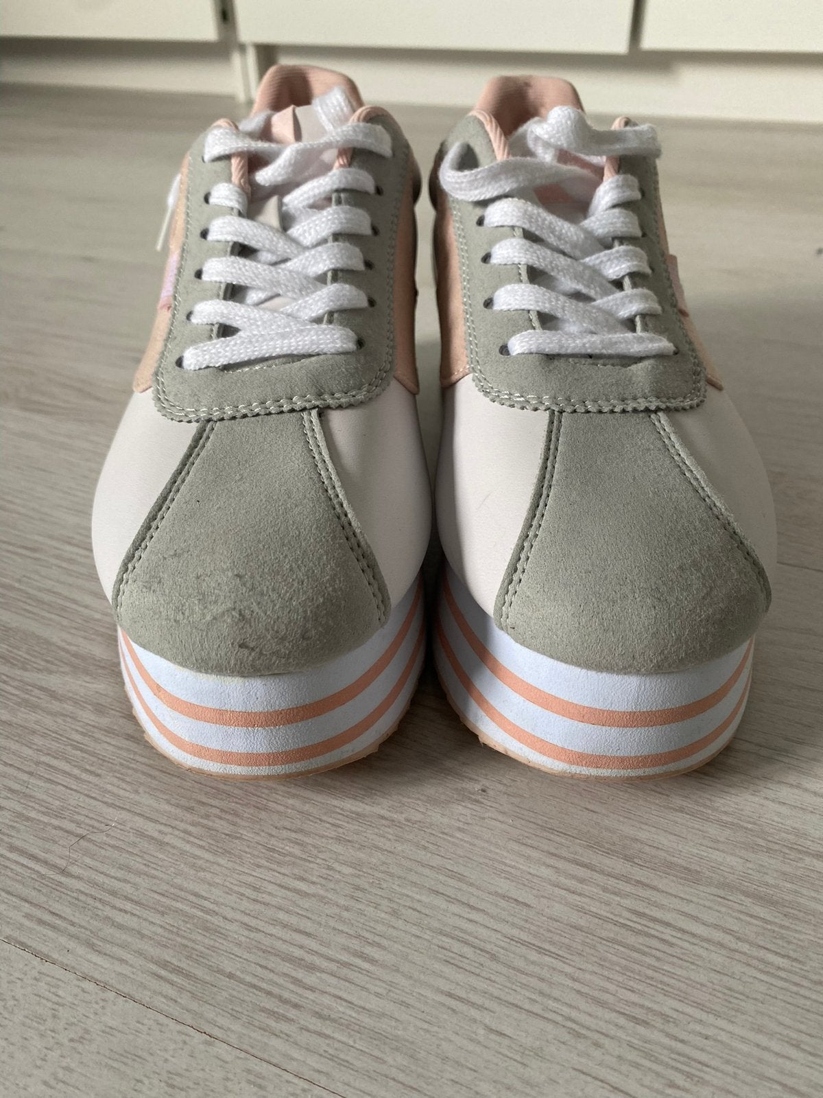 Sneakers - maat 39 - plateau - MTNG, Kleding | Dames, Overige kleuren, Ophalen of Verzenden, Sneakers of Gympen, Zo goed als nieuw
