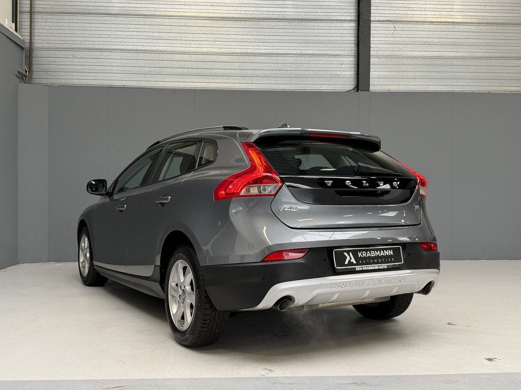 Volvo V40 Cross Country T4 Momentum Automaat|Xenon|Adapt-Cru, Auto's, Volvo, 1596 cc, 1325 kg, Gebruikt, Zwart