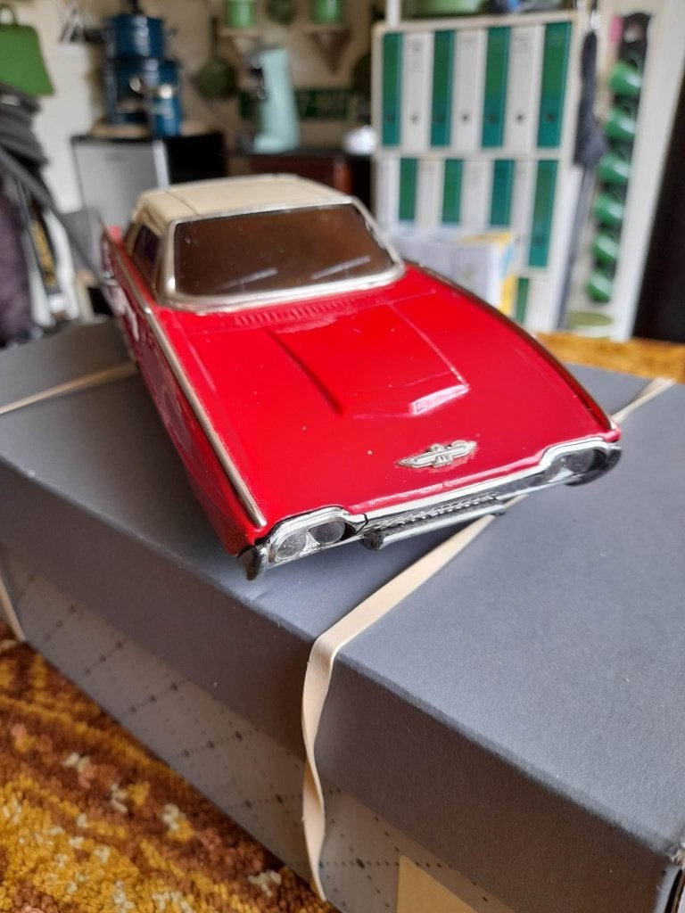 blikken ford thunderbird  rood 1;18, Ophalen of Verzenden, Gebruikt, Overige merken