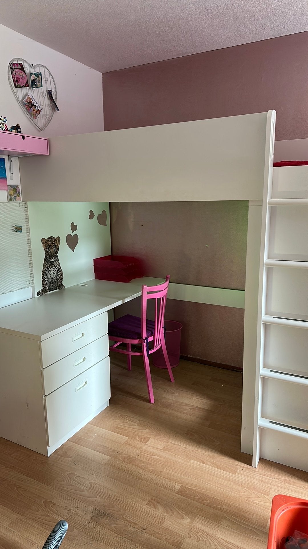 Hoogslaper met bureau, lades en kast - wit - ikea Smastad, Kinderen en Baby's, Kinderkamer | Stapelbedden en Hoogslapers, Ophalen
