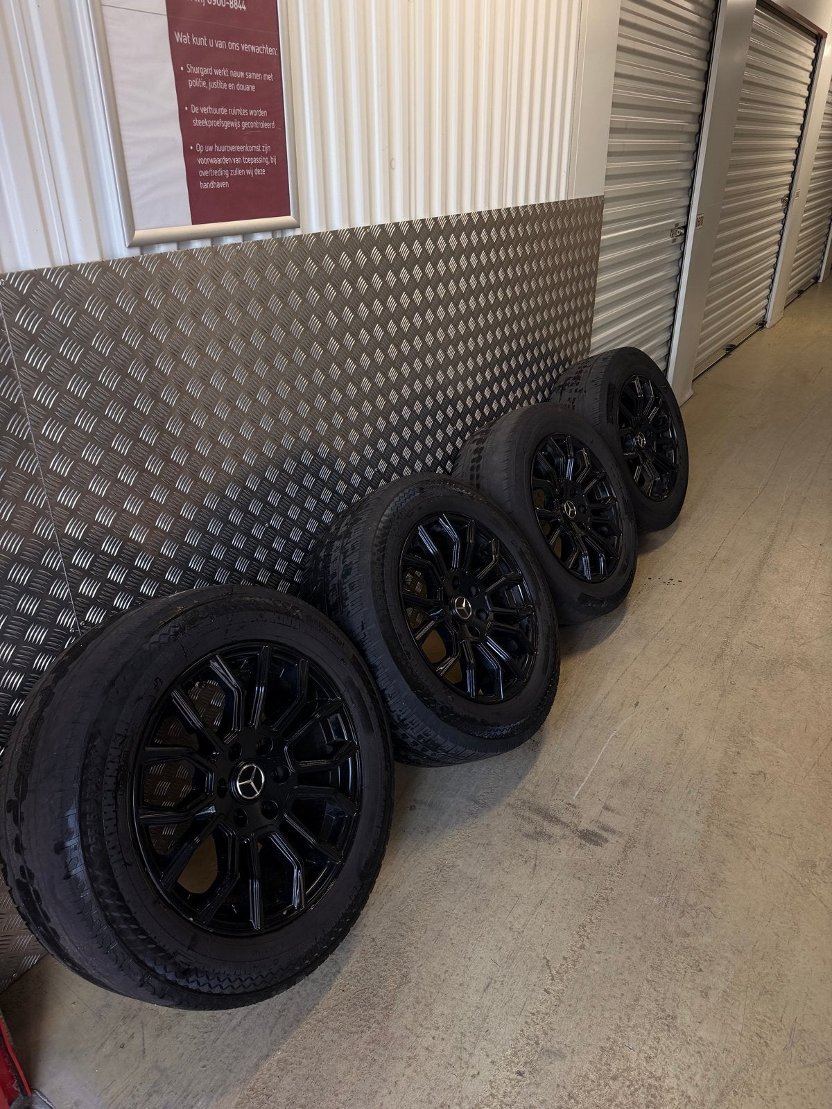 Velgen voor Mercedes Sprinter (banden aan vervanging toe), 18 inch, 255 mm, Continetal, Woenseltransport@hotmail.com