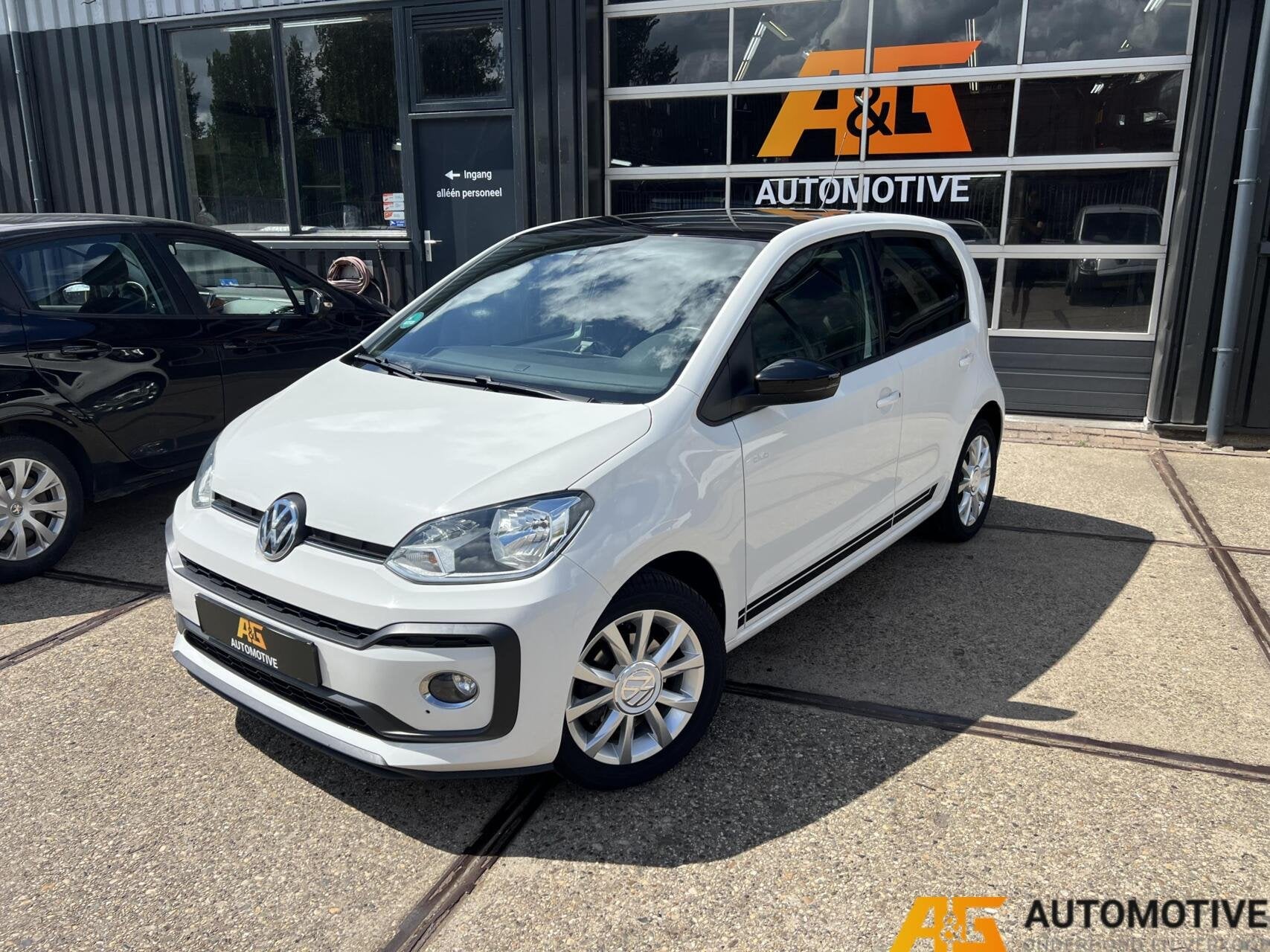 Volkswagen High Up! Club 1.0 TSI 90PK 5DRS Wit 2017 | Airco, Auto's, Volkswagen, Voorwielaandrijving, Up!, 4 stoelen, 23 km/l