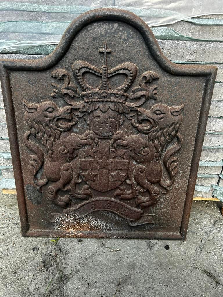 17e eeuw / haardplaat / gietijzer / wapenschild / 1685”, Ophalen