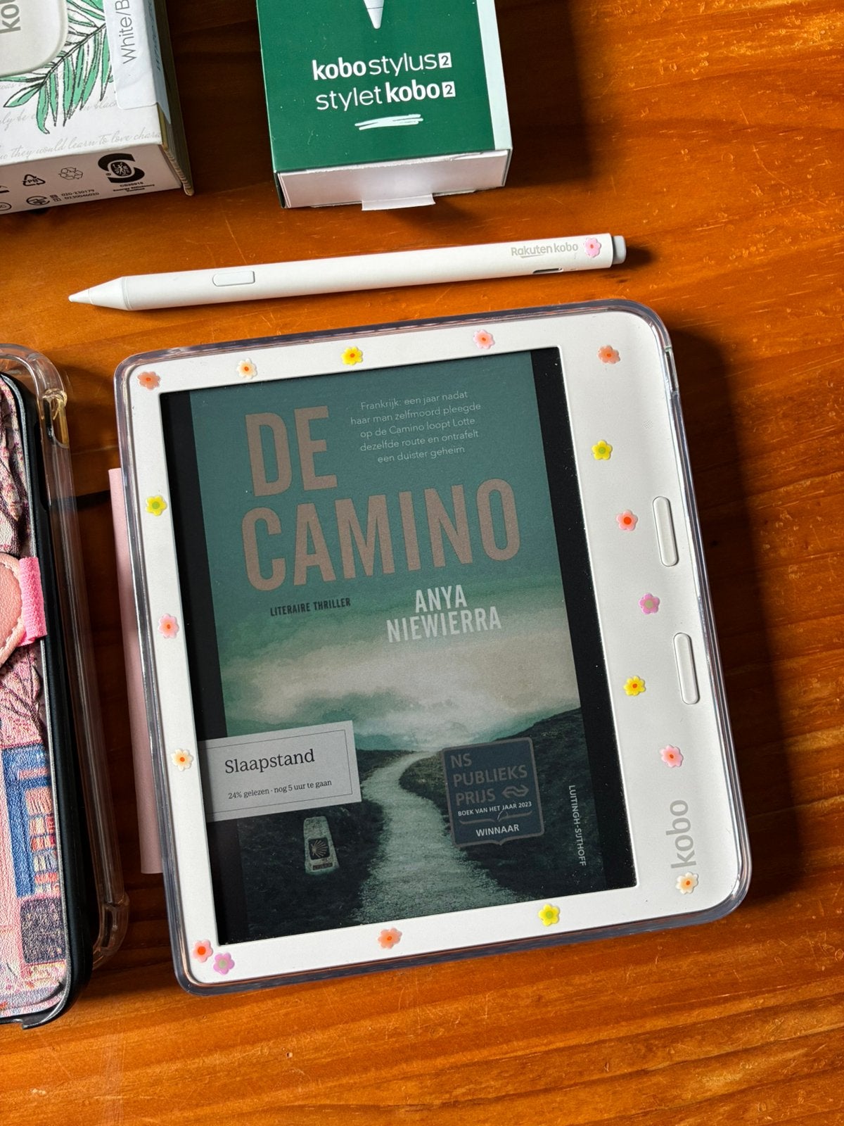 Kobo Libra Colour + Kobo Stylus 2, Computers en Software, Touchscreen, Ophalen of Verzenden, Zo goed als nieuw, 7 inch