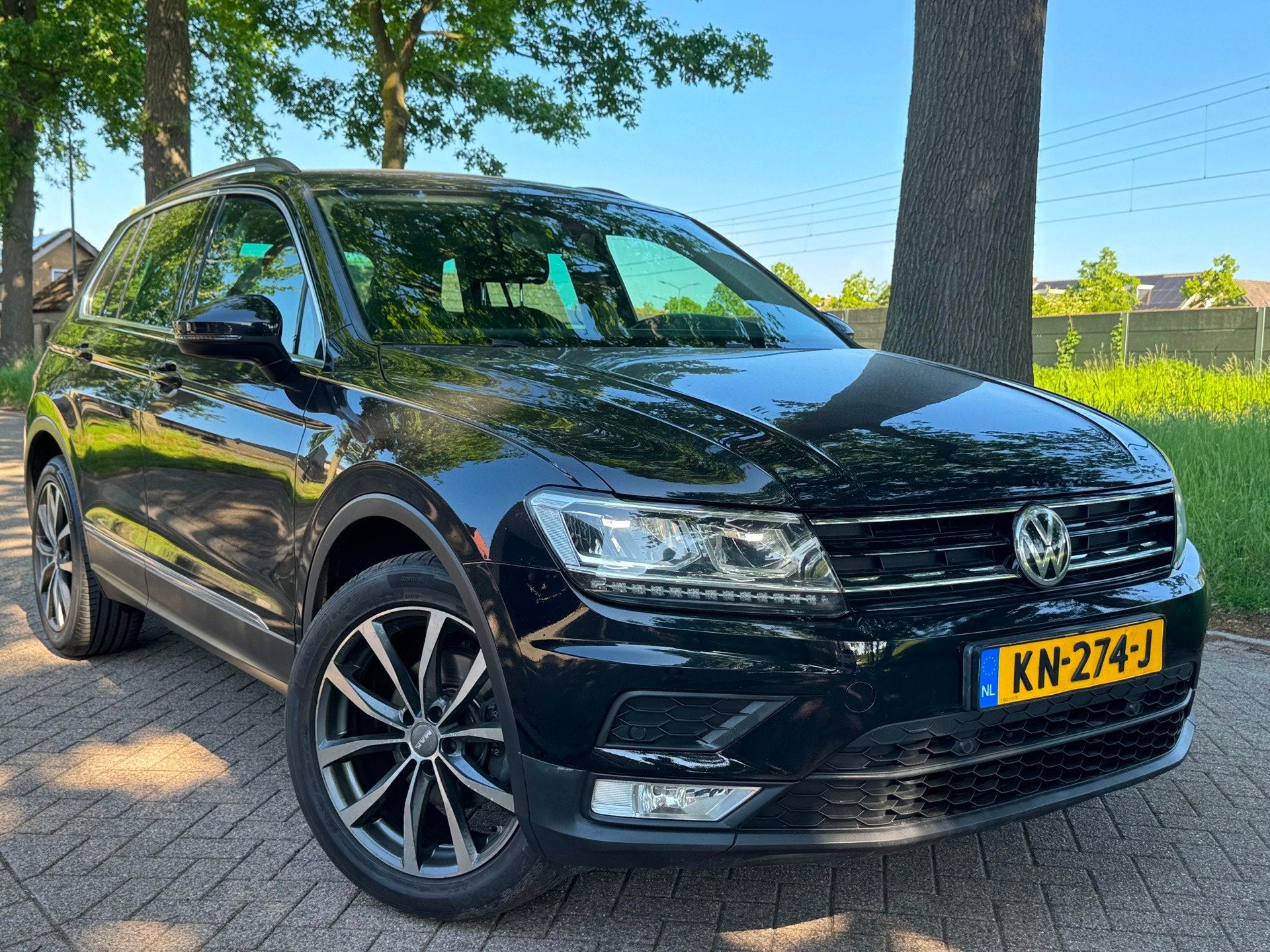 Volkswagen Tiguan 1.4 TSI ACT Connected AUTOMAAT 2016, Auto's, Volkswagen, Euro 6, 4 cilinders, 150 pk, Zwart