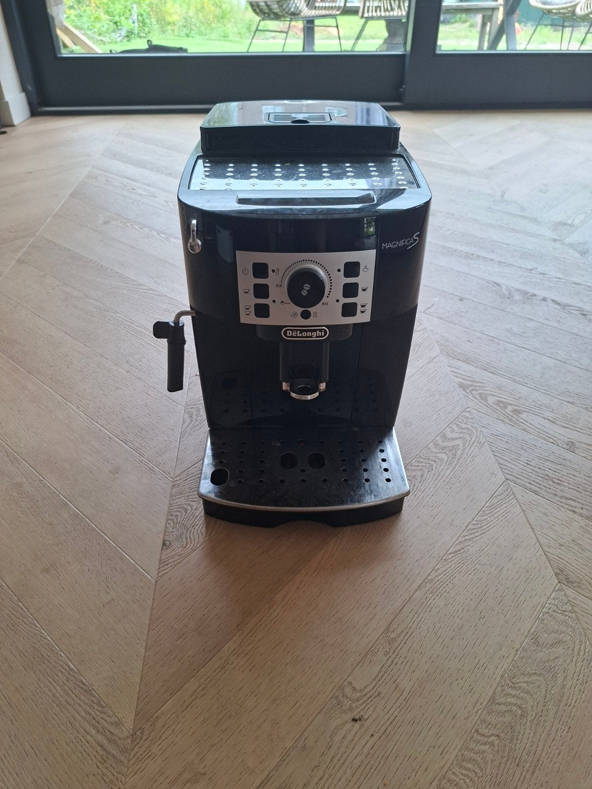 DeLonghi Magnifica S Koffiemachine - Maler werkt niet goed, Witgoed en Apparatuur, Koffiezetapparaten, Ophalen of Verzenden, Koffiemachine