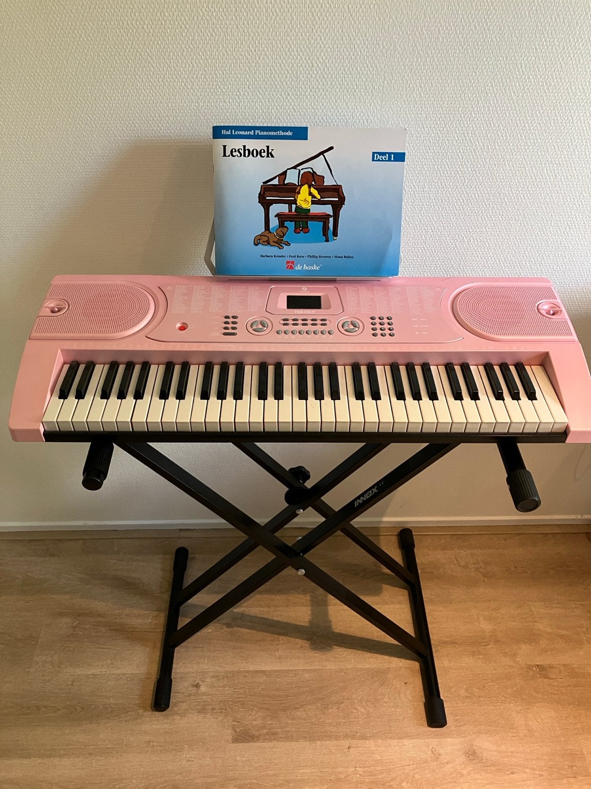 Roze keyboard met standaard en lesboek - Ideaal voor beginne, Muziek en Instrumenten, Overige merken, Ophalen of Verzenden, Aanslaggevoelig