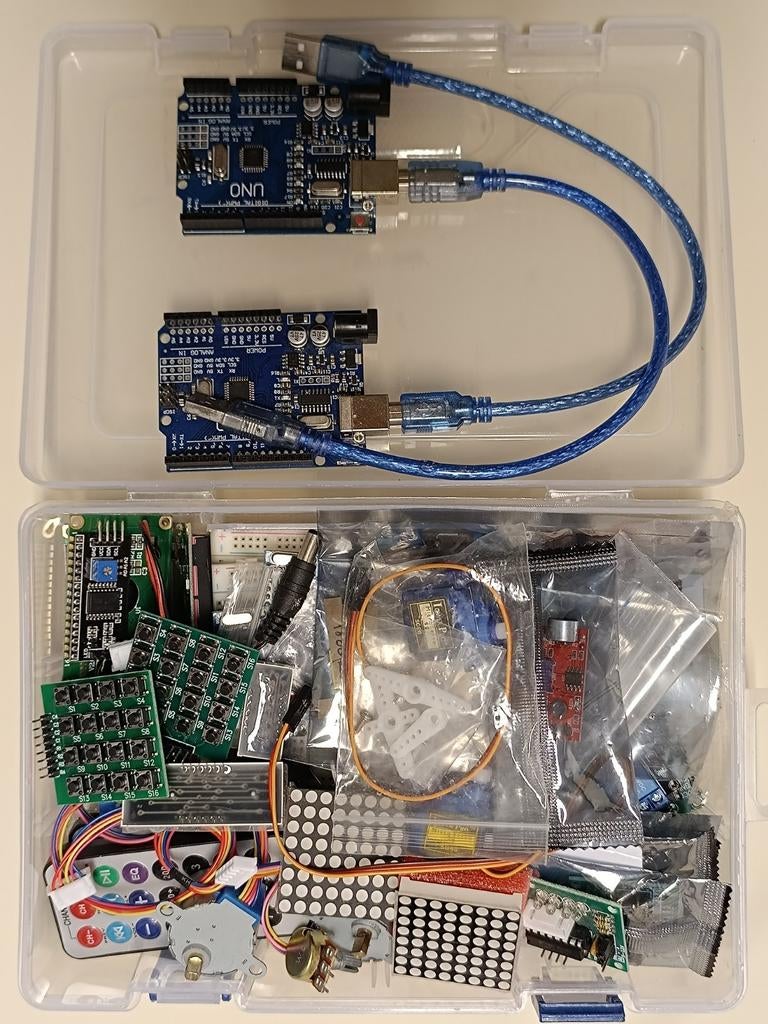2 Arduino UNO Kits met uitgebreide componenten, Hobby en Vrije tijd, Elektronica-componenten, Ophalen of Verzenden, Zo goed als nieuw