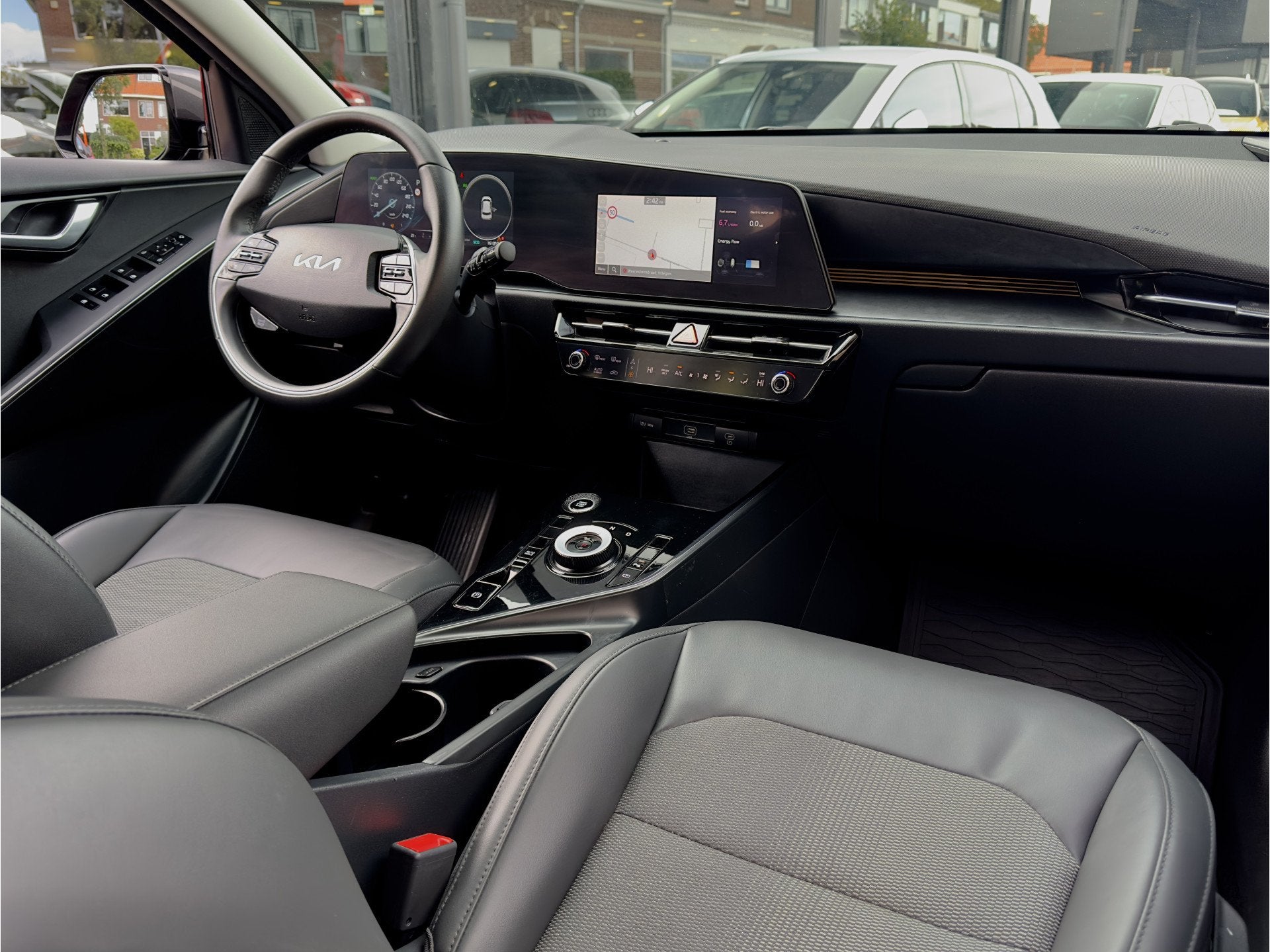 Kia Niro 1.6 GDi AUT6 HYBRID DYNAMIC-LINE LEDER NAVI CAMERA, Auto's, Kia, Gebruikt, Euro 6, Leder en Stof, 23 km/l