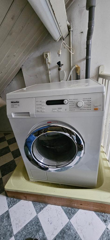 Miele Wasmachine - Betrouwbaar en Efficiënt, Gebruikt, Voorlader, 85 tot 90 cm, 1200 tot 1600 toeren