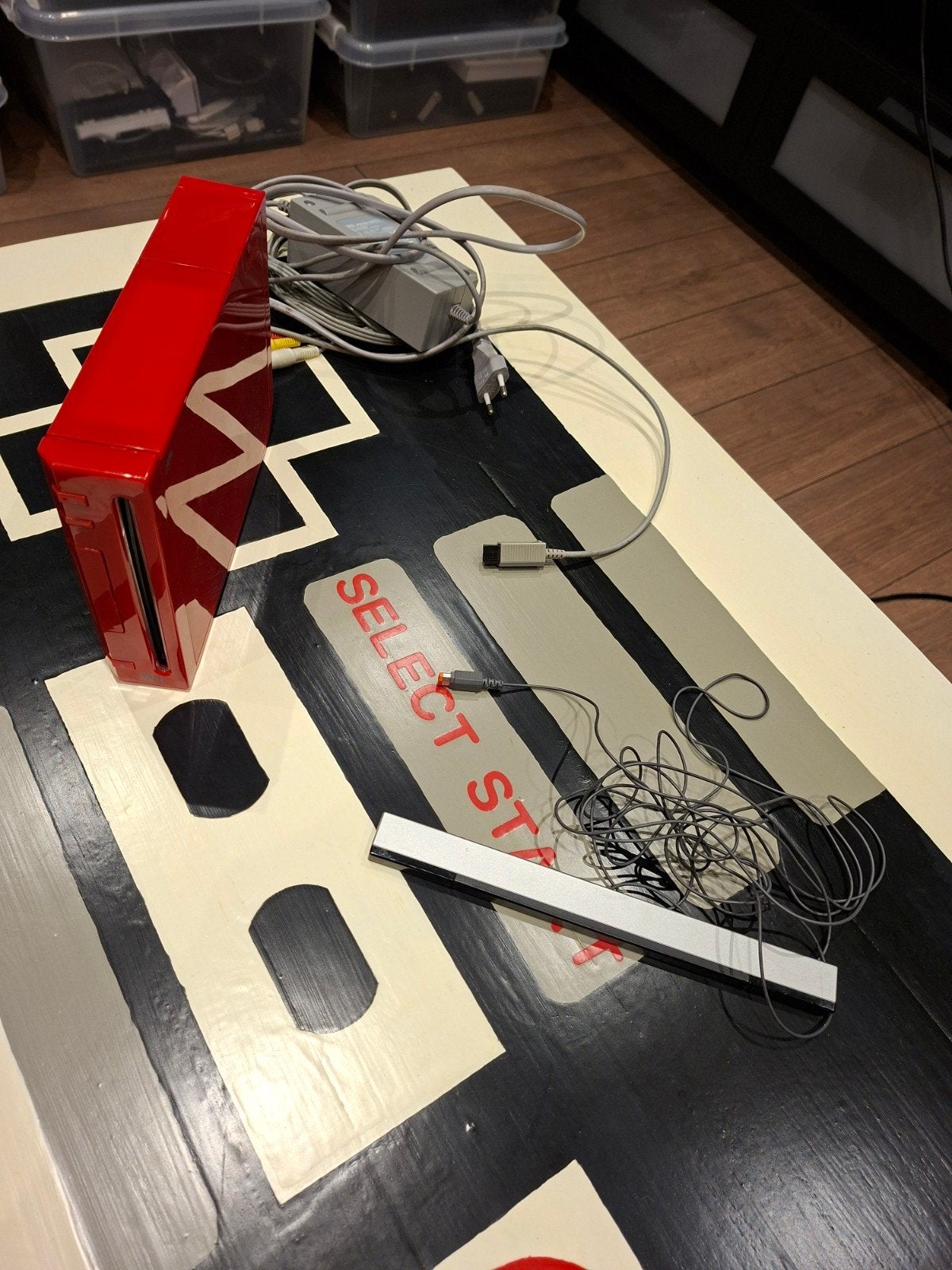 Rode Nintendo Wii console met kabels, Ophalen of Verzenden, Gebruikt, Zonder controller