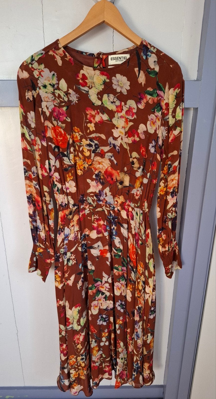 Bruine "Essentiel Antwerp" dames jurk. Bloemenprint. Mt.XL., Kleding | Dames, Meerkleurig, Ophalen of Verzenden, Zo goed als nieuw