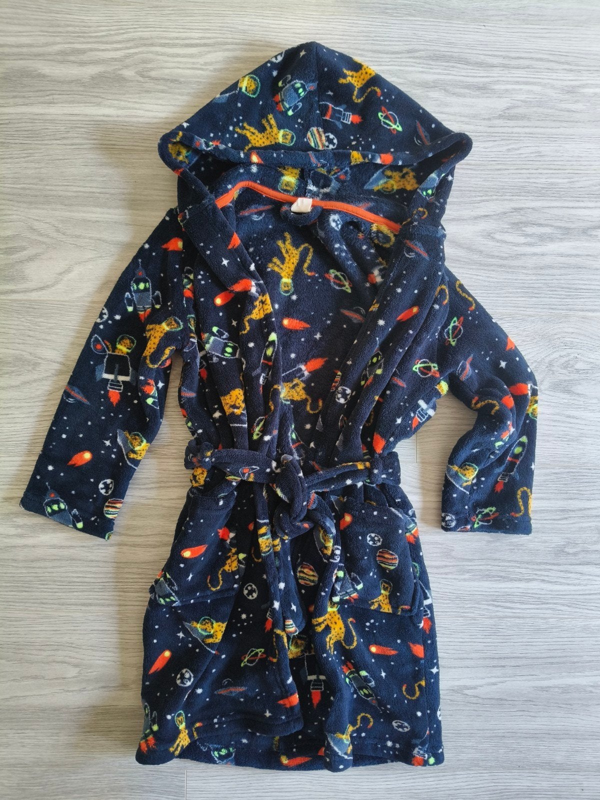 Fleece badjas Hema (122/128) ZGAN, Nacht- of Onderkleding, Jongen of Meisje, Ophalen of Verzenden, Zo goed als nieuw