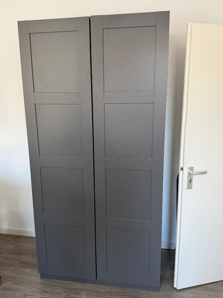 Grijze IKEA kast, 100 tot 150 cm, 200 cm of meer, Zo goed als nieuw, 50 tot 75 cm