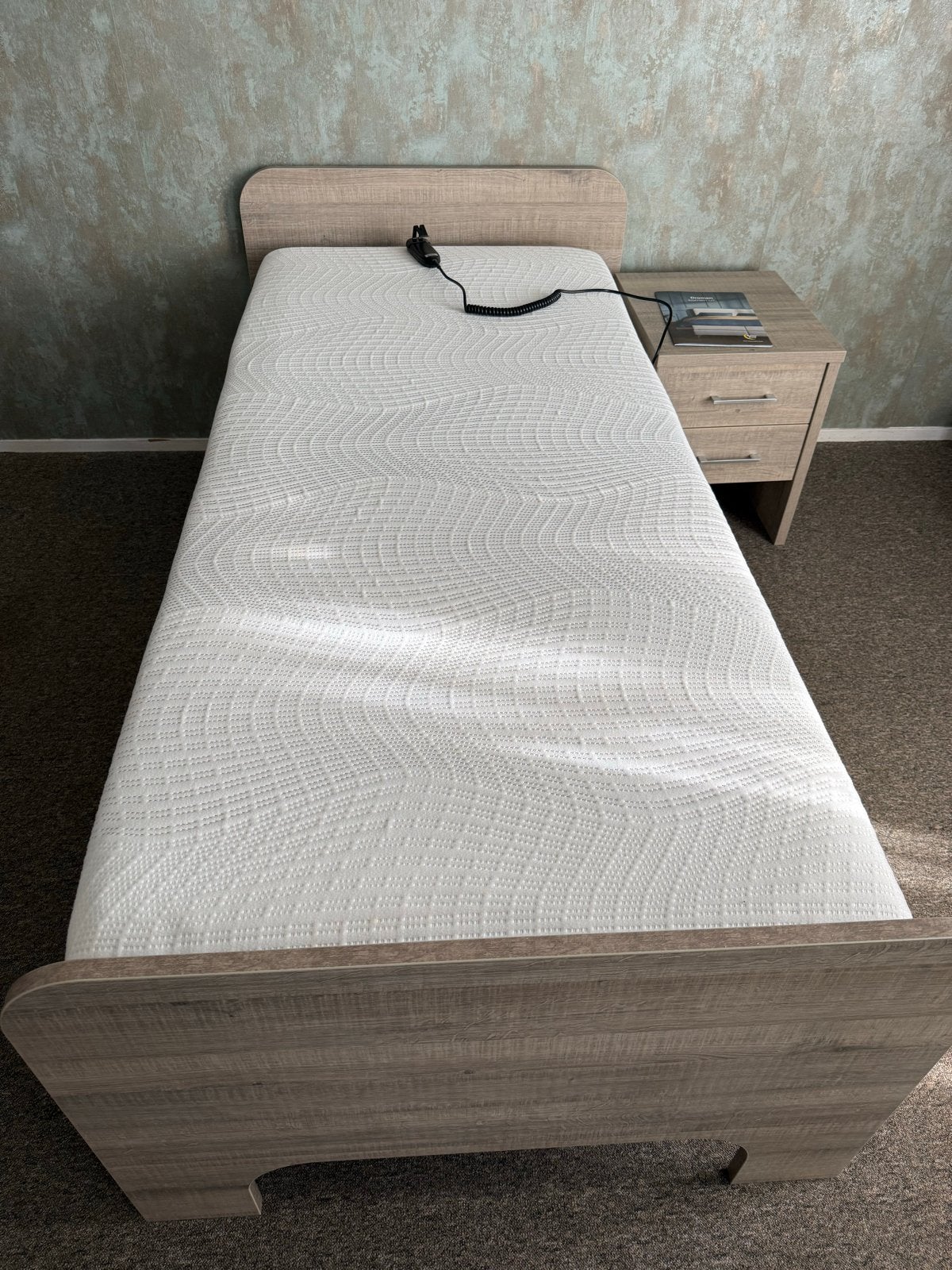 In hoogte verstelbaar eenpersoonsbed met matras, Ophalen, Verstelbaar, 90 cm, Eenpersoons