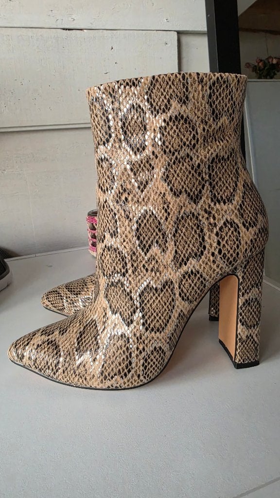 Buffalo high-heels, Ophalen, Beige, Zo goed als nieuw, Schoenen met hoge hakken