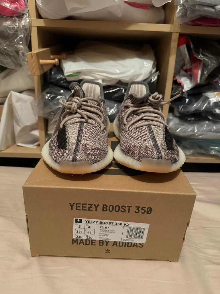 Adidas Yeezy 350 Zyon, nieuw en in meerdere maten!, Kleding | Heren, Schoenen, Nieuw, Sneakers of Gympen, Wit, Ophalen of Verzenden