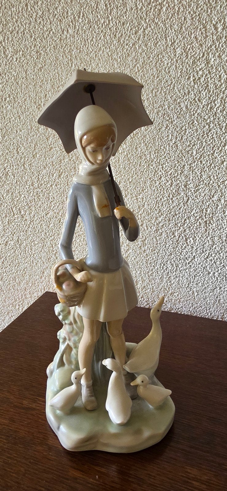 Vintage Lladro beeldje: Meisje met eendjes en paraplu, Ophalen