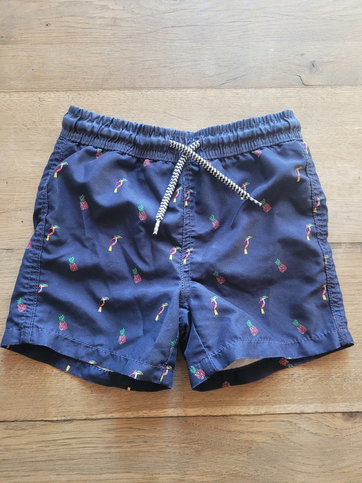 Zwembroek met toekan- en ananasprint maat 98/104, Kinderen en Baby's, Kinderkleding | Maat 98, Ophalen of Verzenden, Gebruikt