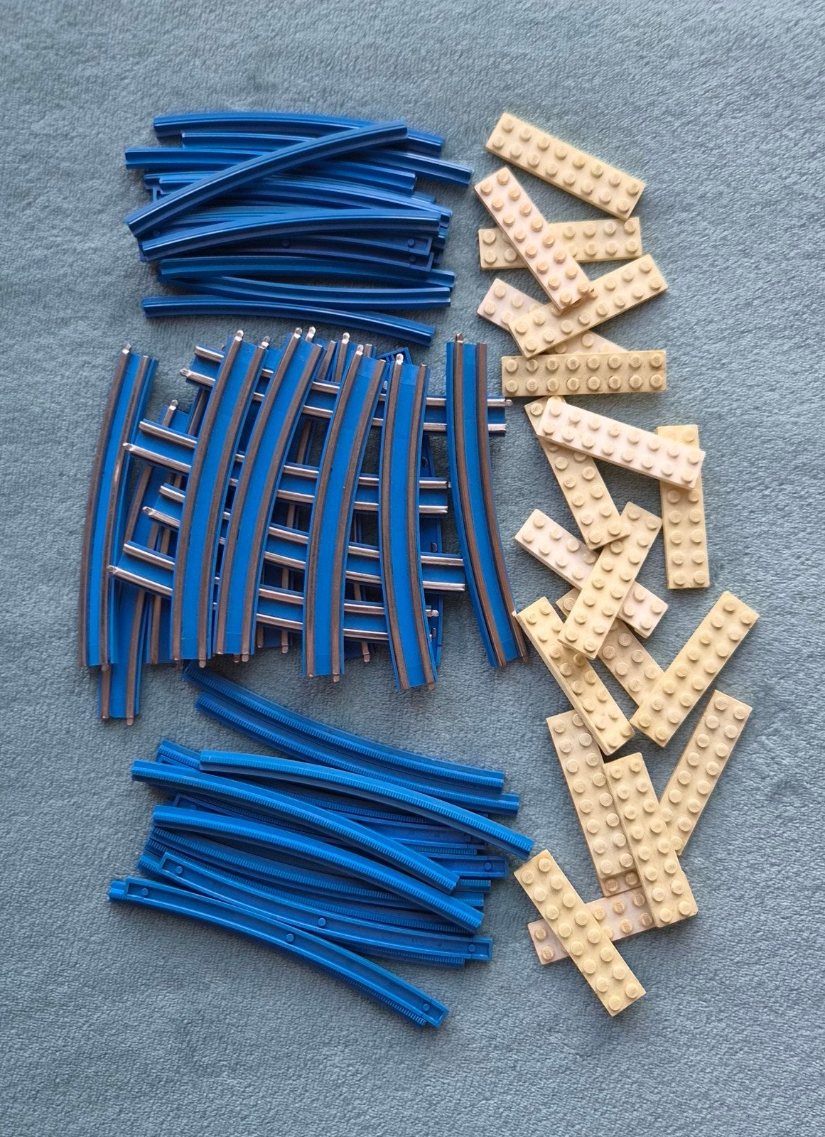 Lego trein 12 Volt blauwe rails bochten + bielzen., Ophalen of Verzenden, Gebruikt, Losse stenen, Lego
