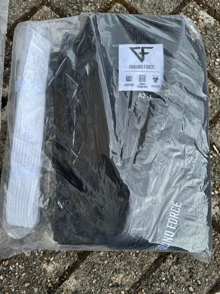 Vechtsport Pak Karate , Kungfu , jiujitsu , Enz . NIEUW ., Ophalen of Verzenden, Nieuw, Overige, Vechtsportpak