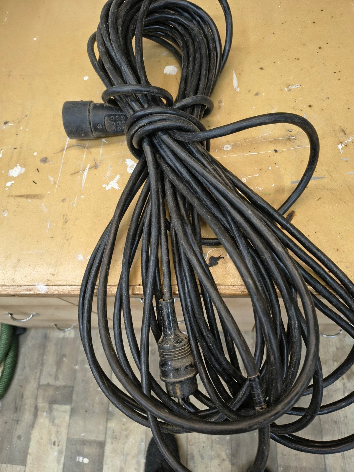 Zwarte stroomkabel 21 meter met stekker en contrastekker, Ophalen of Verzenden, Gebruikt, Kabel of Snoer