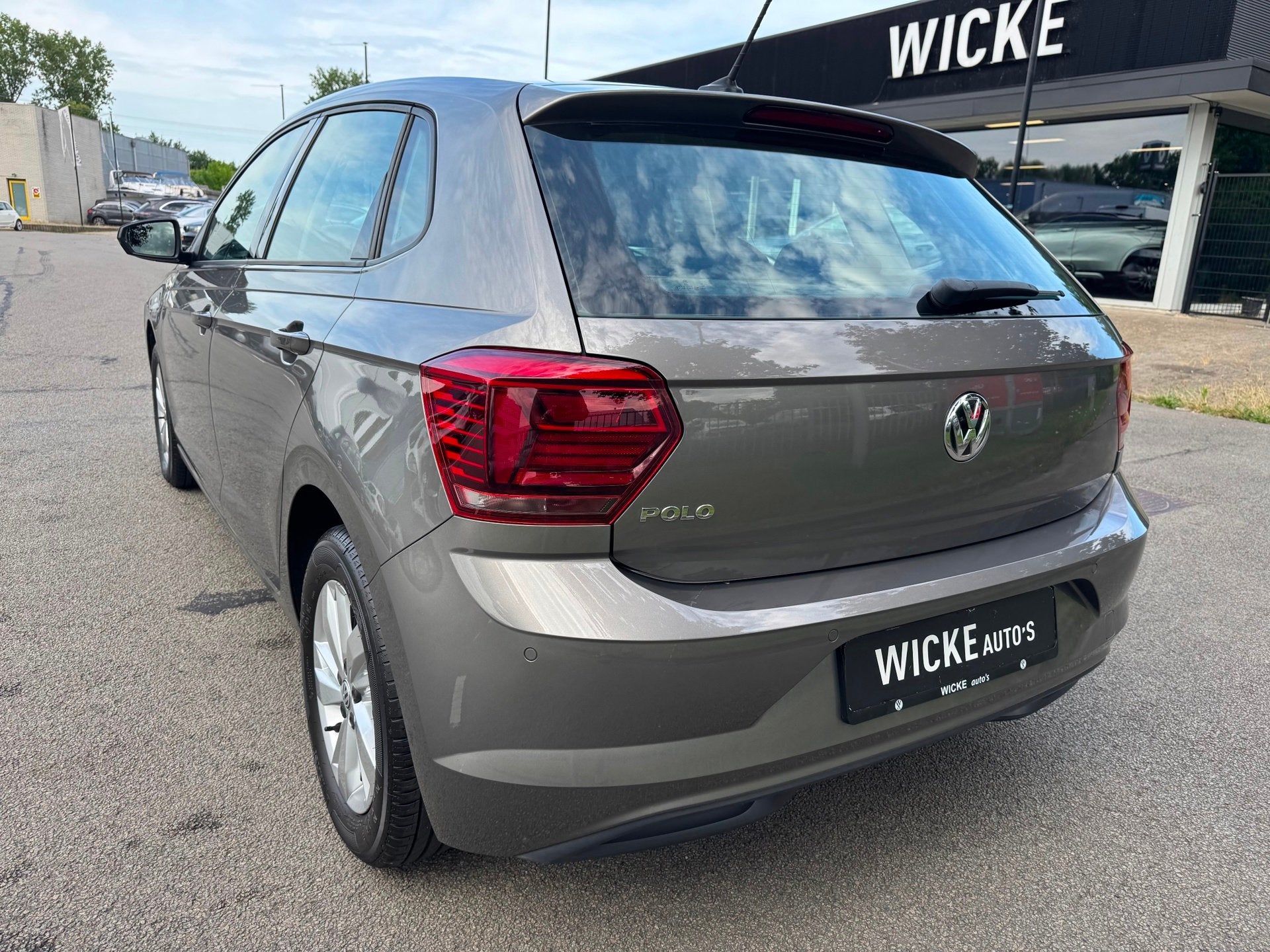 Volkswagen Polo 1.0 TSI Comfortline Navigatie PDC PDC Clima, Auto's, Volkswagen, Voorwielaandrijving, Gebruikt, Zwart, 95 pk