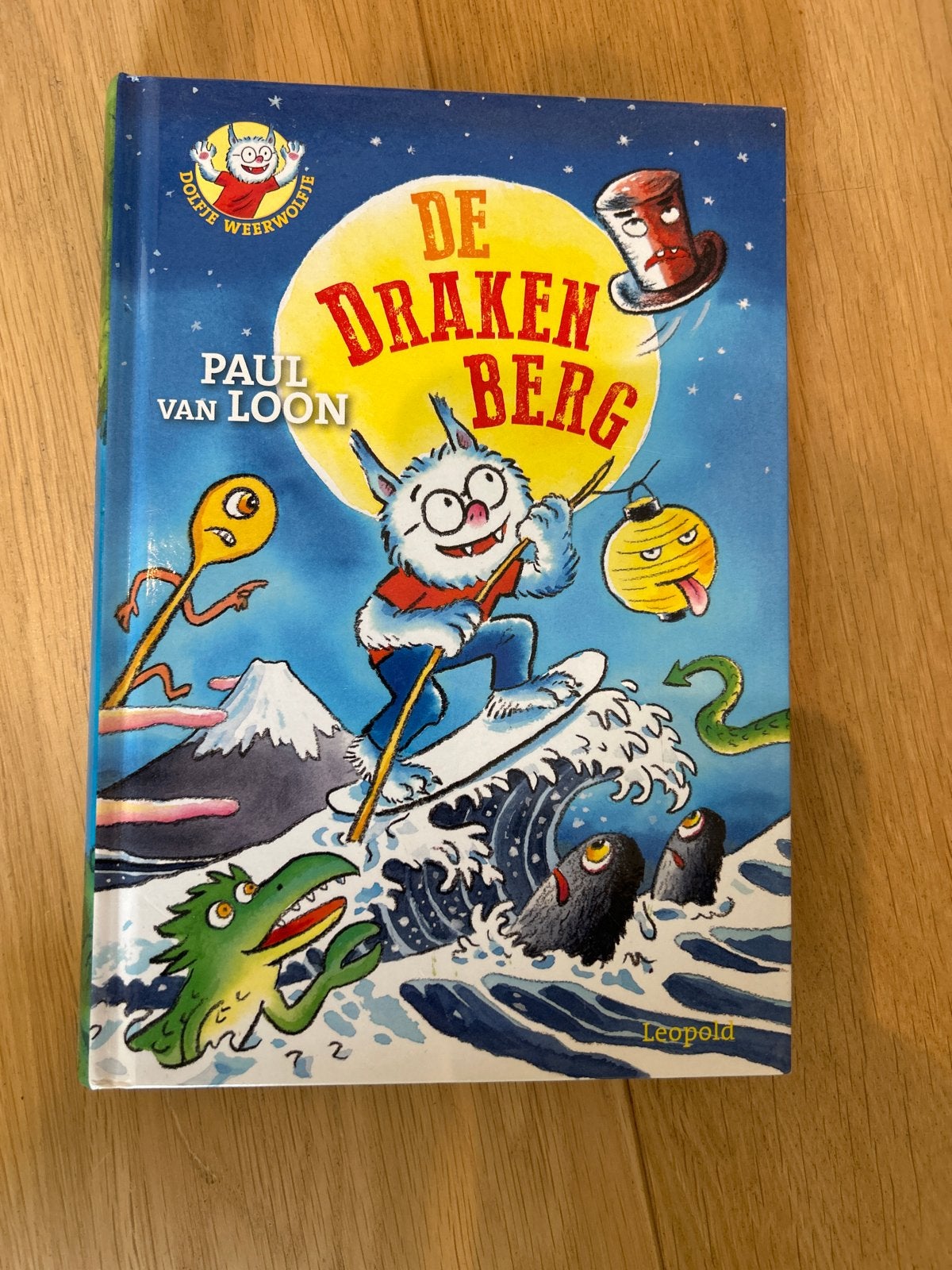 Dolfje Weerwolfje: De Drakenberg - Paul van Loon, Ophalen of Verzenden, Zo goed als nieuw, Fictie algemeen