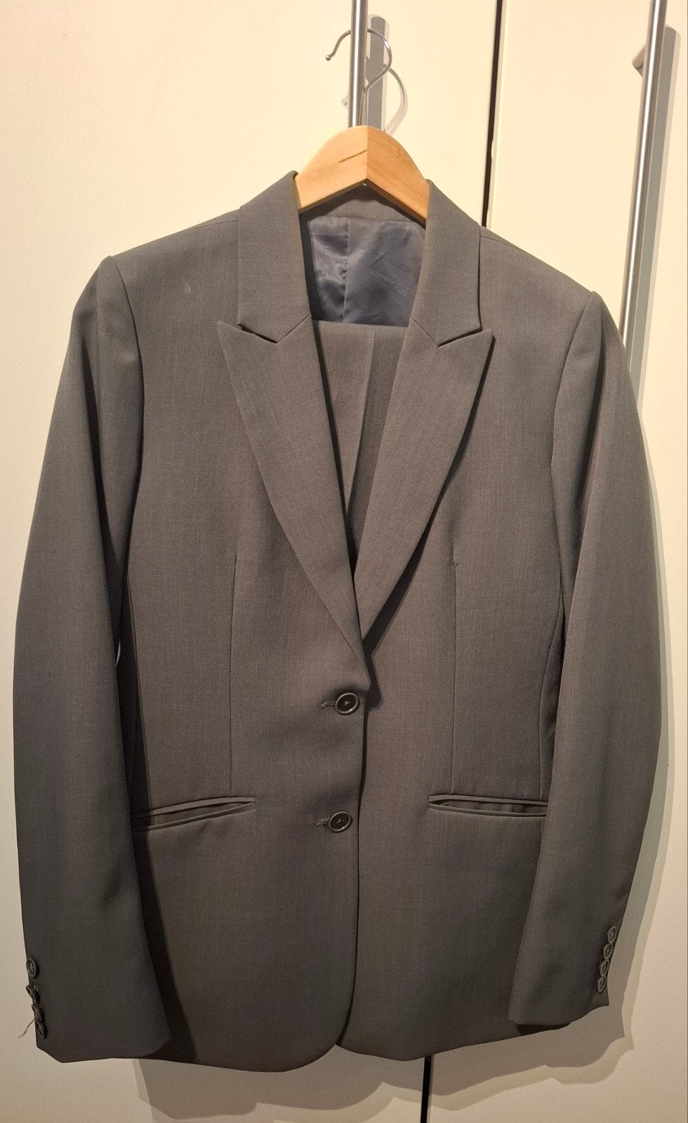 Handgemaakt pak, geïnspireerd op Hugo Boss, Kleding | Heren, Maat 48/50 (M), Ophalen of Verzenden, Zo goed als nieuw, Grijs