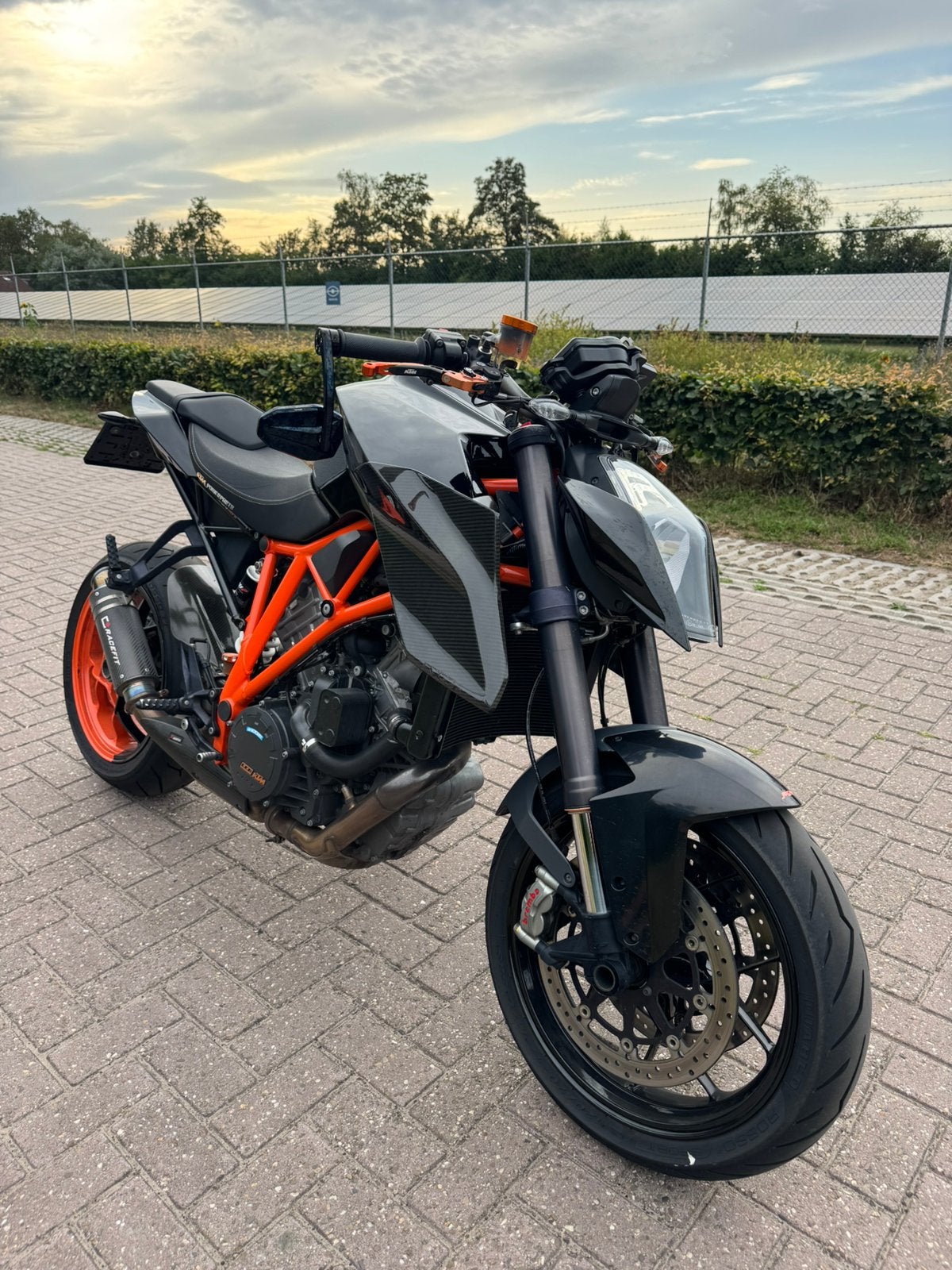 Ktm 1290 Superduke carbon zwart. Moet Weg!, 2 cilinders, Motorrijbewijs A, Particulier, Meer dan 35 kW