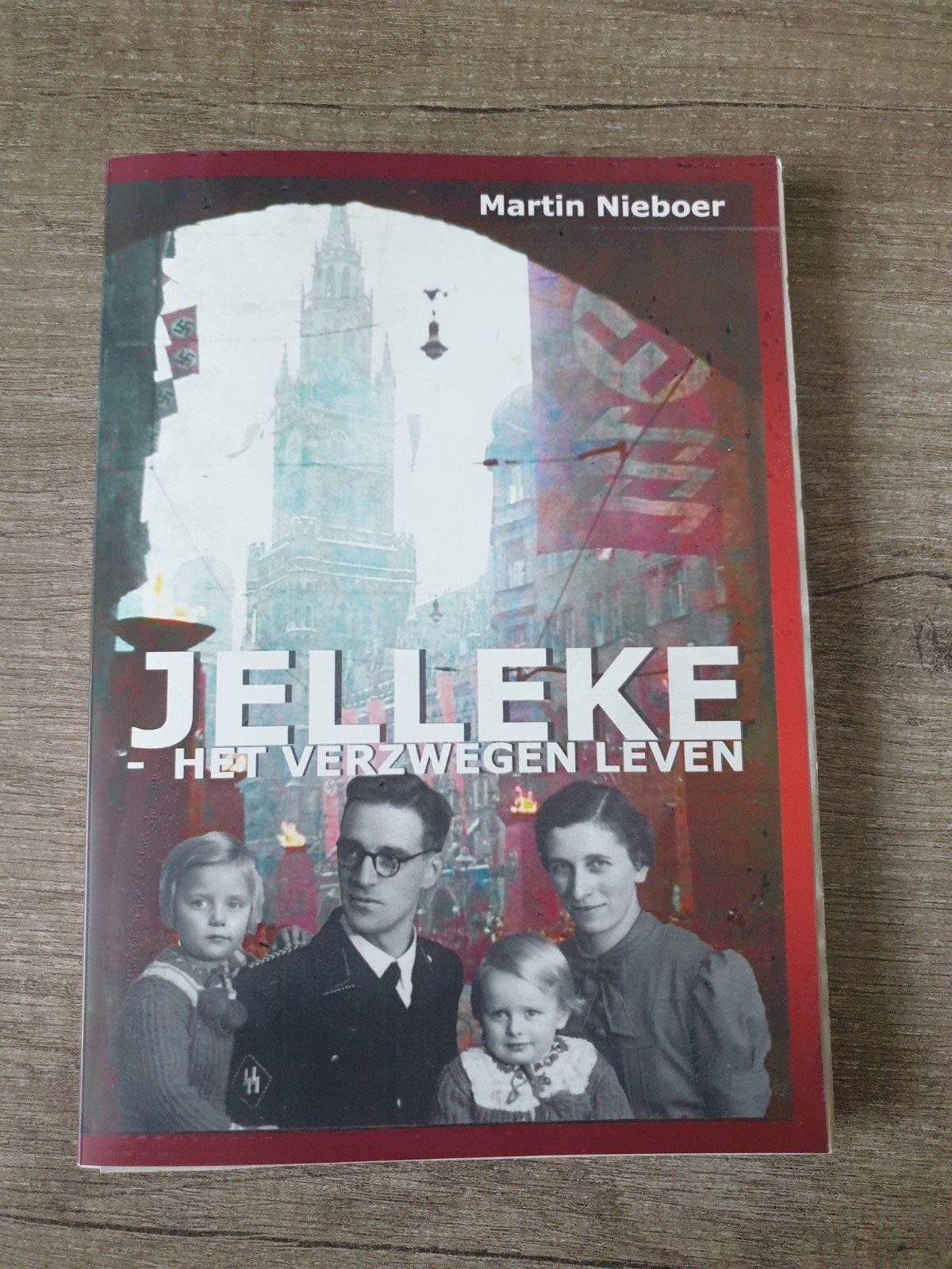 Jelleke - Het Verzwegen Leven - Martin Nieboer, Ophalen of Verzenden, Gelezen