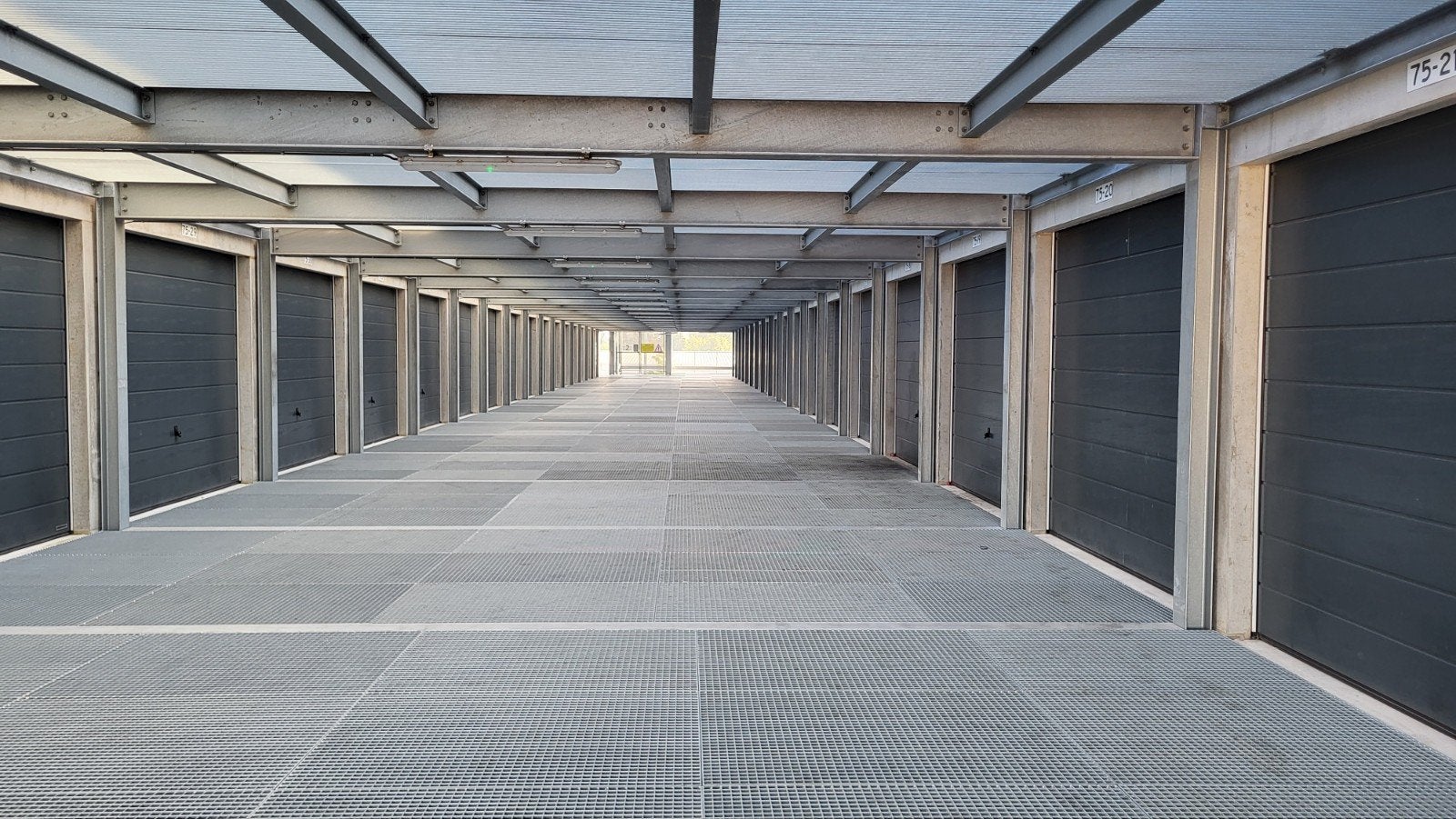 Garagebox 22m2 te huur, opslag en stalling