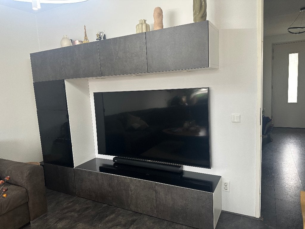 Foto 3 van Grote IKEA TV-wandkast met verlichting – zo goed als nieuw