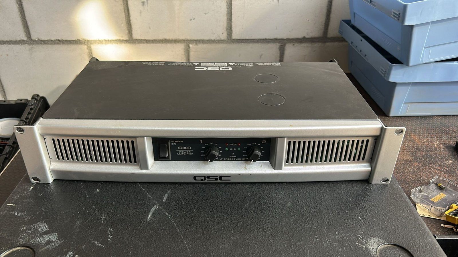 2x QSC GX3 versterker 2x 425Watt, Ophalen, Gebruikt, Onbekend, QSC
