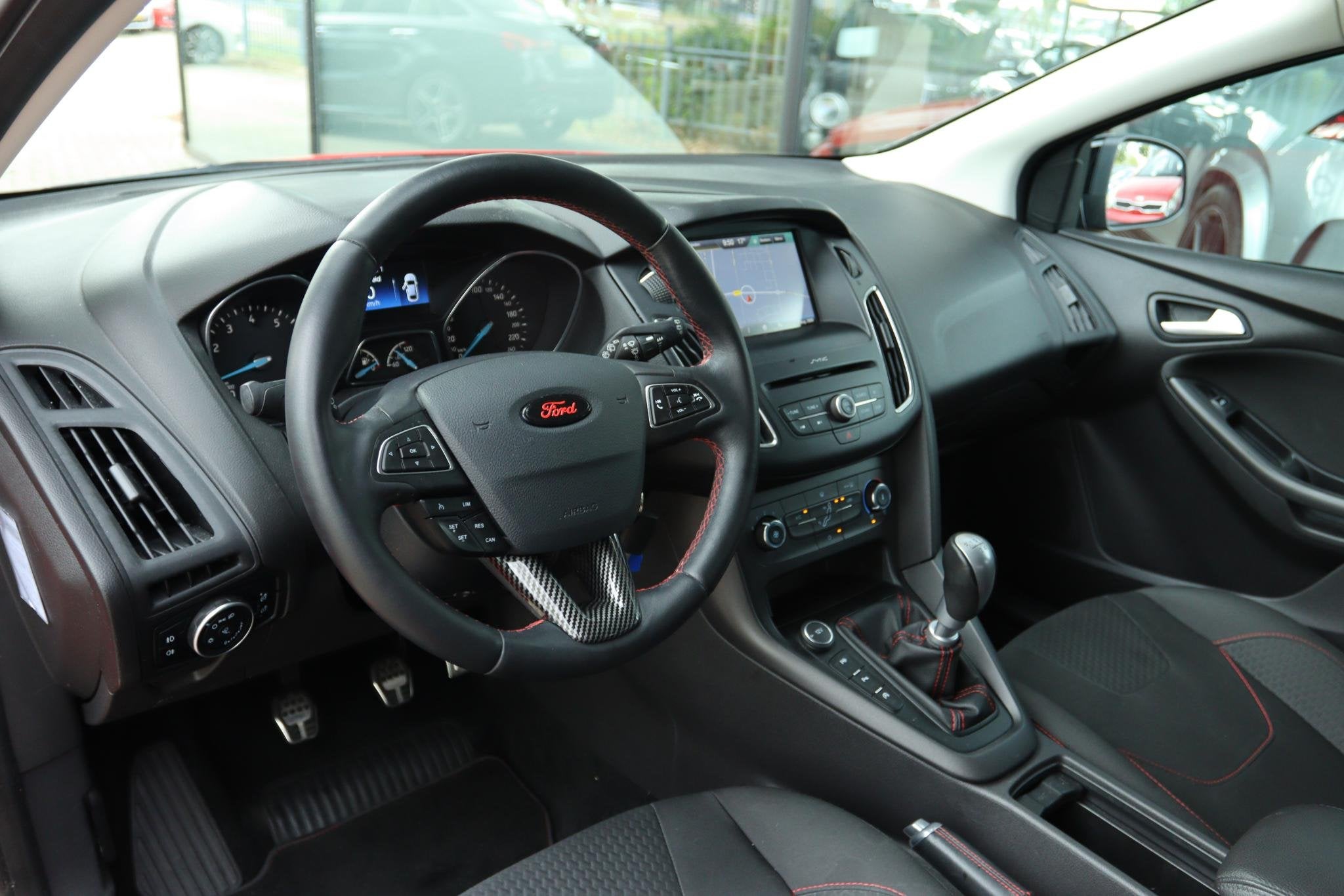 FORD FOCUS WAGON 1.5 RED EDITION | NAVI | CRUISE | LMV | PDC, Auto's, Stof, Euro 6, 4 cilinders, 150 pk