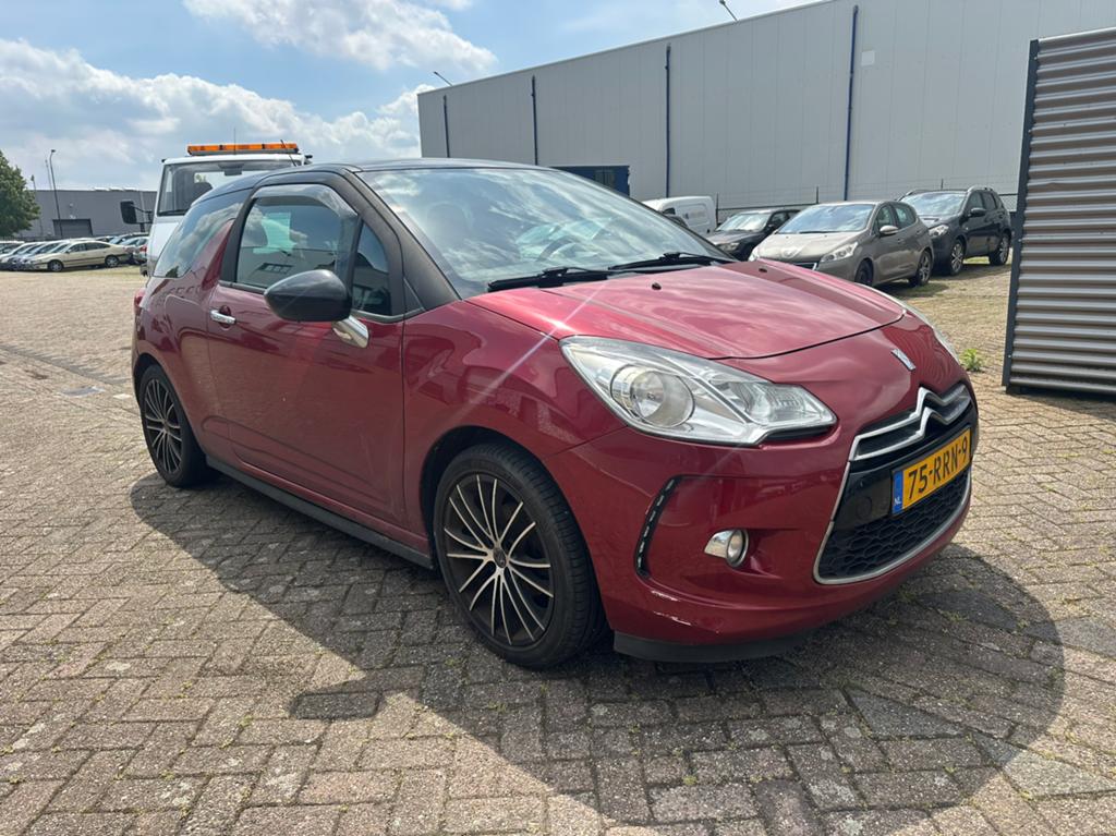 Citroën DS3 1.6 Hdif 2011 Rood, Auto's, Voorwielaandrijving, 28 km/l, 4 cilinders, Origineel Nederlands